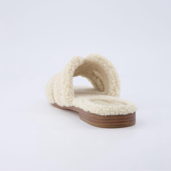 Cushionaire ‘Visa’ cream cozy slides sandals size 9.5 - Picture 3 of 7